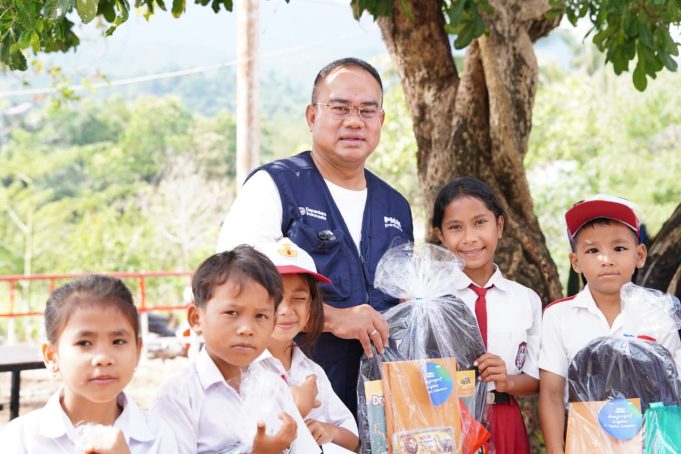 Lima Tahun Juara Satu, Ibu yang Tak Pernah Menyerah: Kisah Veronika Reni dan PNM Mekaar di Hari Anak Nasional