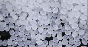 Alarm Industri Plastik RI! Produk China Banjir, Pabrik Mulai Kurangi Jam Kerja