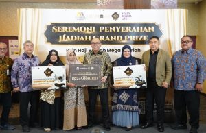 Apresiasi Bank Mega Syariah, Serahkan Grand Prize Voucher Haji Khusus Senilai Rp245 Juta
