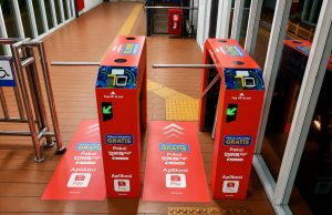 Naik TransJakarta dan KRL Gratis Pakai QRIS Tap ShopeePay