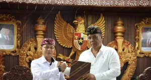 Ketua DPRD Klungkung Pimpin Rapat Paripurna, Seluruh Fraksi Setujui dan Sepakati Ranperda Pajak dan Retribusi Daerah
