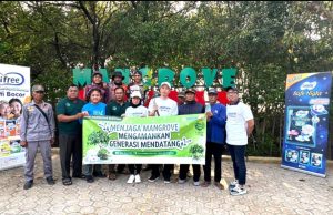 Sambut Hari Mangrove Sedunia, Unicharm Tanam 1.000 Bibit di Karawang
