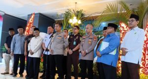 Apakah R Sosok Perempuan Berbaju Putih dalam Video Challenge Hafalan Al-Qur’an Berhadiah Miras?