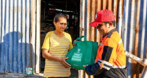 BAZNAS Tembus Pelosok Pulau Palue, Salurkan Paket Logistik Keluarga bagi Penyintas Gempa NTT