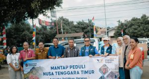 Mandiri Taspen Salurkan 500 Paket Makanan dan 127 Selimut untuk Warga Terdampak Gempa di Ende