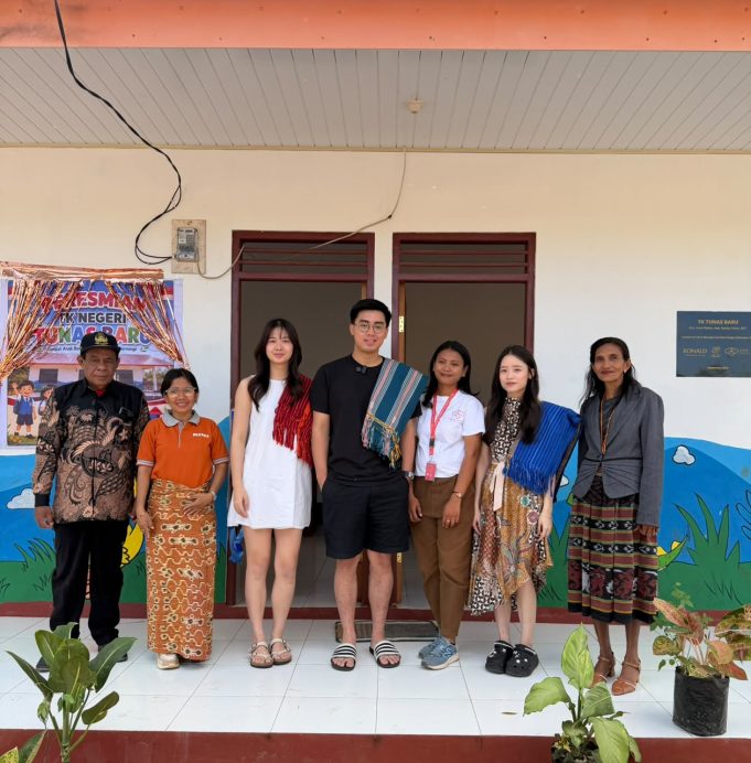 Timothy Ronald Bangun Sekolah ke 5 di Sumba Timur