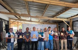 IDSurvey-KAI-Pelindo Perkuat Ekonomi Warga Cikandang Lewat Kerajinan Bambu