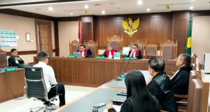Majelis Hakim Resmi Tolak Eksepsi Terdakwa Bangun Paulus Tudungta dan Perintahkan Sidang Dilanjutkan ke Tahap Pembuktian
