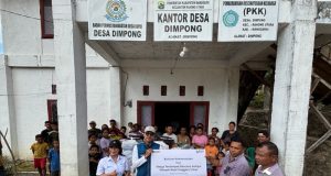 Masyarakat Terdampak Gempa di NTT Sambut Sukacita Bantuan BRI Life