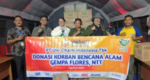Unicharm Bantu Pengungsi Gempa Flores, Salurkan Produk Sanitasi Esensial